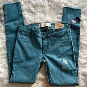 👖HOLLISTER TEAL SKINNY JEANS🚙